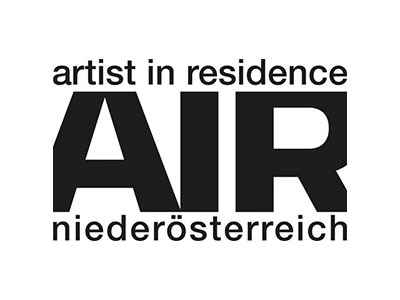 Minimalisitsches typographisches Logo von AiR – Artist in Residence Niederösterreich